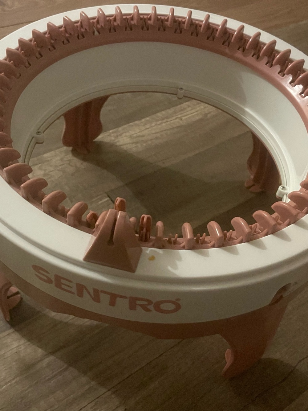 Sentro Pink and White Round Loom Knitting Frame